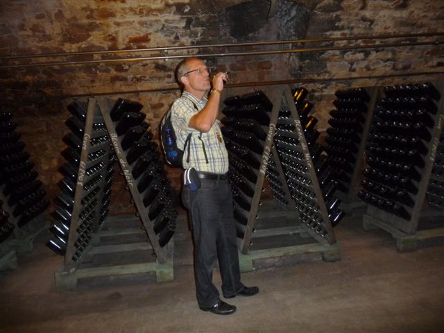 michael bei der weinprobe